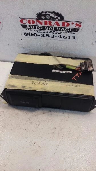 Audio Equipment Radio VIN M 8th Digit Remote CD Changer Fits 96-05 JETTA 981094