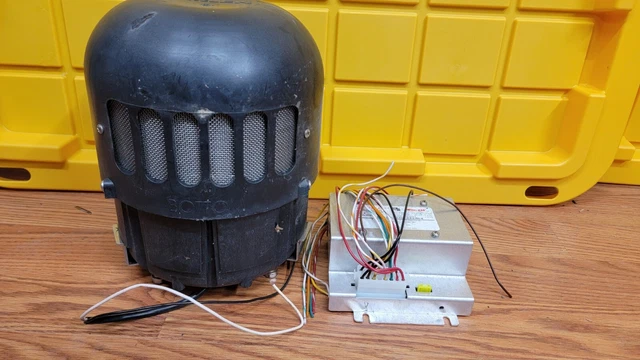 Whelen Howler With 1 Speaker
