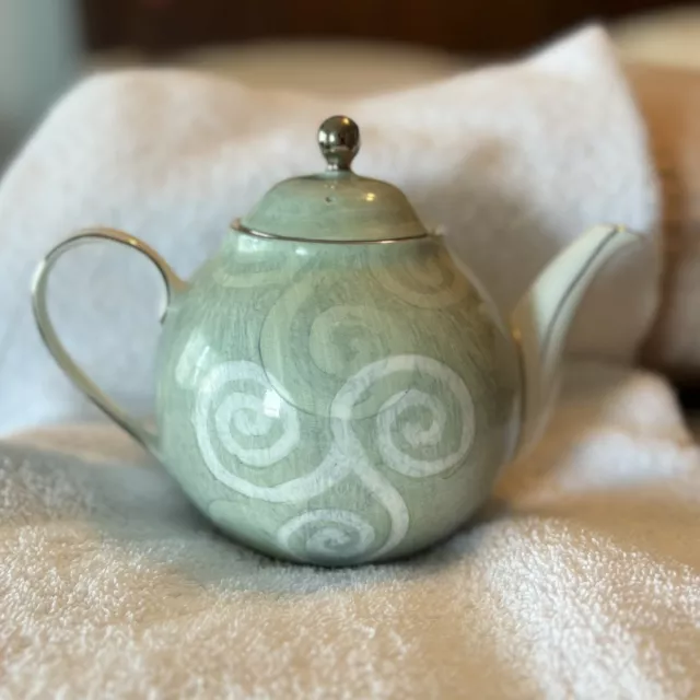 Royal Tara HandPainted Green & Silver Teapot Bone China Ireland Rare Pattern