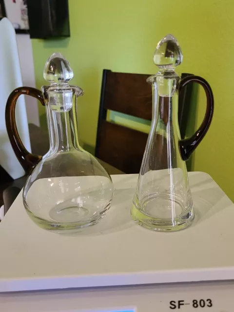 Dispensadores transparentes de aceite y vinagre de vidrio soplado a mano con asas de vidrio marrón