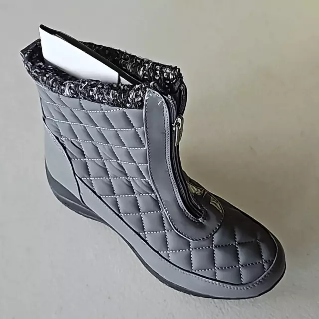 NIB Khombu Megan Boot in Grey, Size 9 Wide