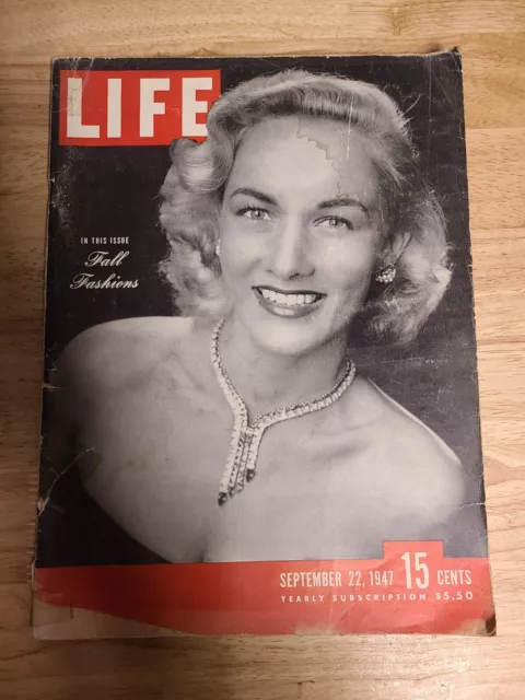 LIFE MAGAZINE September 22 1947 Fall Fashions THOREAU'S WALDEN CRACOW'S CARVINGS