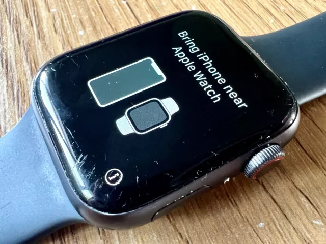Apple Watch SE 44mm GPS LTE Space Grey Aluminium Case, Midnight Sports Band