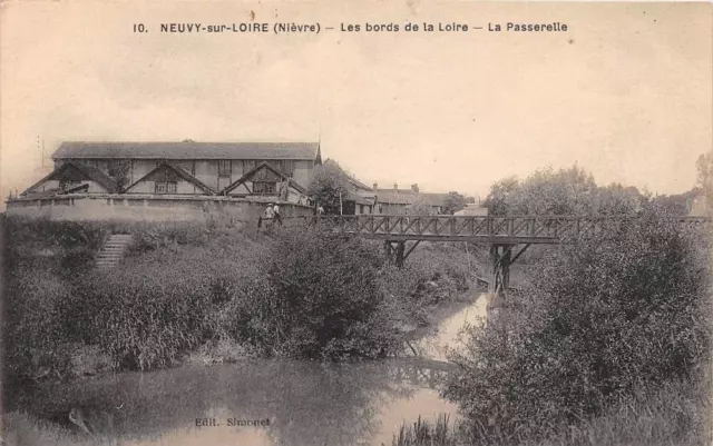 Cpa 58 Neuvy Sur Loire Bords De La Loire Passerelle