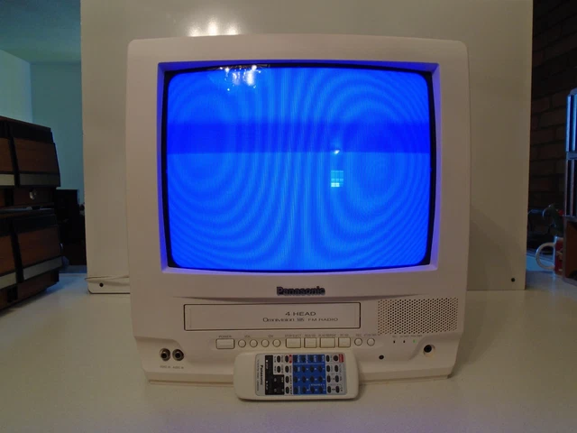 Panasonic 13" TV/VHS Combo TV White PV-C1350W Omnivision 4 Head FM Radio+ Remote