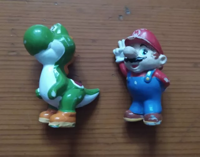 Super Mario - Yoshi - 2 verschiedene Figuren