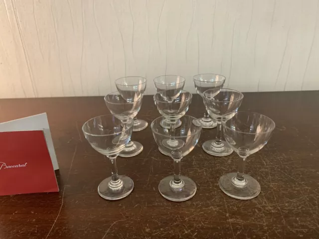 9 verres à digestif / ou saké gravé en cristal de Baccarat (prix du lot)