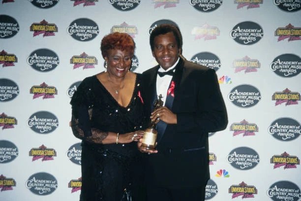 SINGER GUITARIST CHARLEY Pride wife Rozene Pride in the press room- Old  Photo $9.00 - PicClick AU