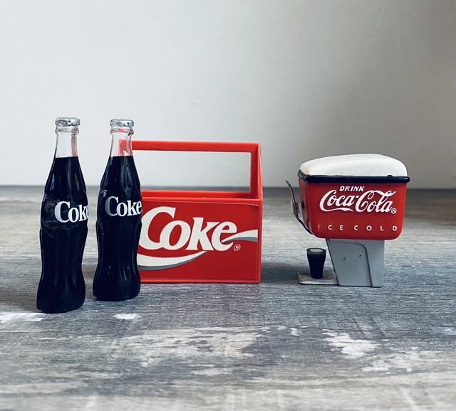 4 VINTAGE COCACOLA Soda Bottles Fountain Drink Refrigerator £7