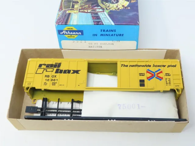 HO Scale Athearn Kit 5521 RBOX Rail Box Single Door Steel Box Car #10001