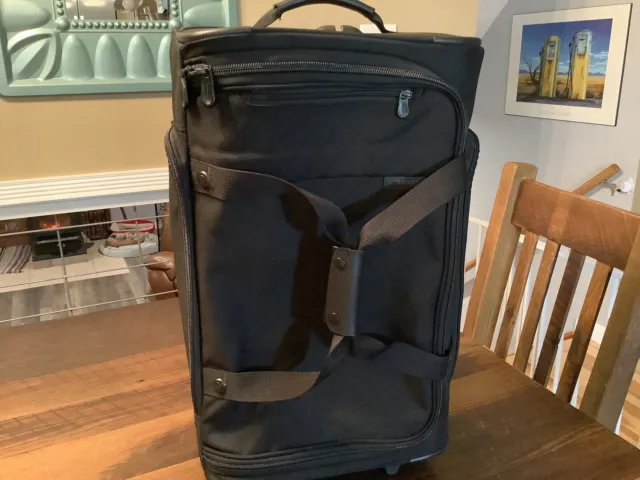 Briggs &Riley 2 Wheeled Rolling Carry-on Suitcase Duffel Bag Excellent Condition