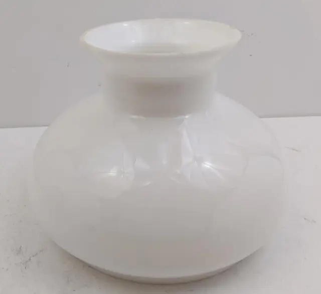 Hurricane Gwtw Glass Oil Lamp Shade - White - 7" Fitter(Efb4)