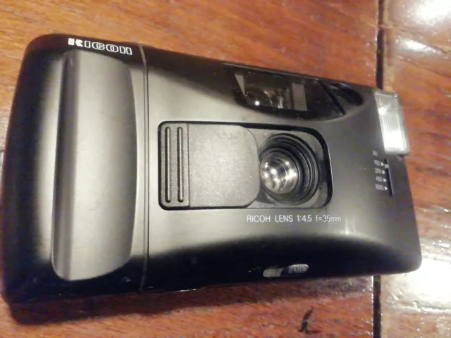 MACCHINA FOTOGRAFICA RICOH L-20 iso 100/1000 usata pochissimo flash incluso