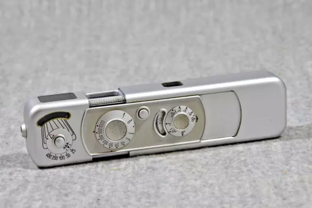 Como Nueva Cámara Minox B De Colección Con Estuche Y Cadena #930164.