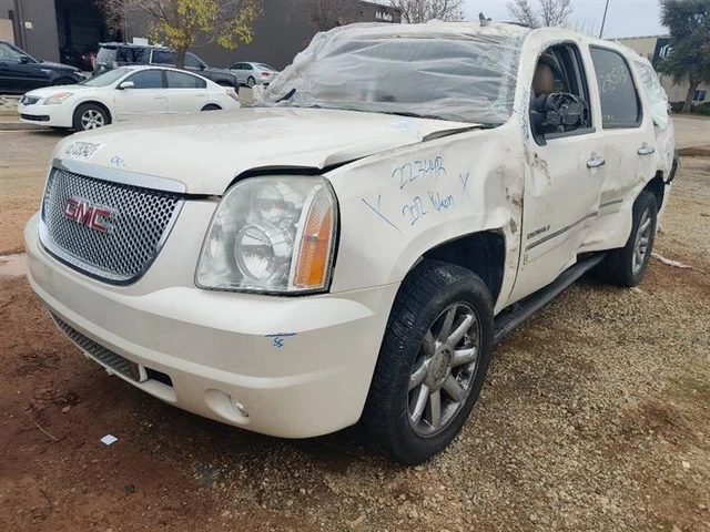 2007-2012 GMC Yukon Front Differential Housing Carrier Assembly 23322647 OEM.