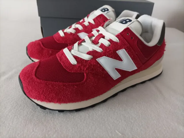 Neue New Balance 574 U574HR2 Wildleder Grösse EUR 44 UK 9,5 rot / weiss