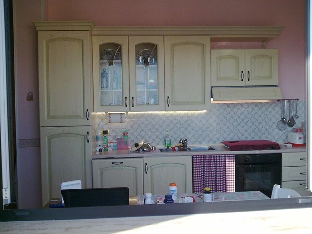 Cucina completa di elettrodomestici usata