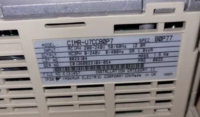 Yaskawa CIMR-V7CCB0P7 Inverter Drive VS-606V7 200V 1.1KW CIMRV7CCB0P7 2