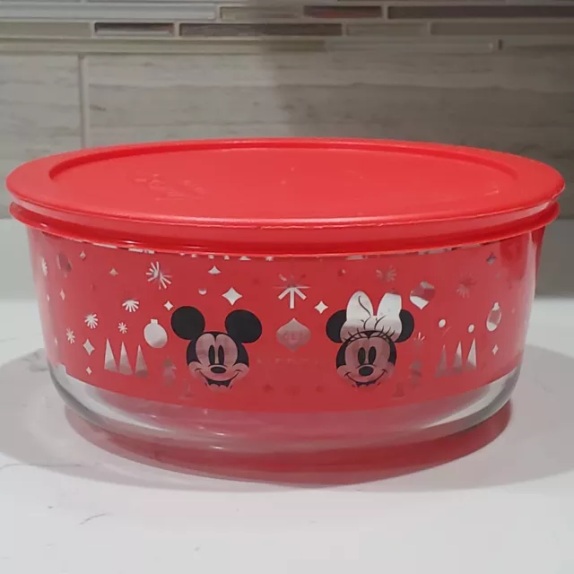 https://www.picclickimg.com/WFUAAOSwXnhk~0cb/Pyrex-Disney-Holiday-Mickey-Minnie-Glass-Storage-Bowl.webp