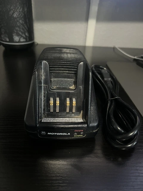 Motorola Charger NTN7209A HT1000, MTS, XTS Model Radios