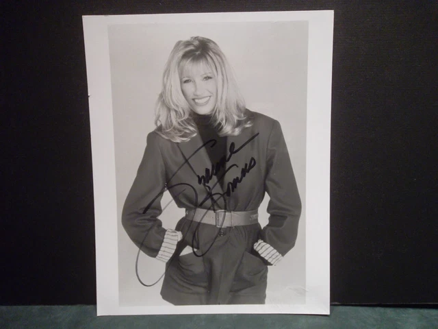 SUZANNE SOMERS Signed 8x10 B/W Photo Autograph Guaranteed Authentic VERY GOOD