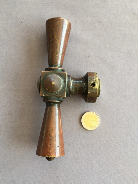 Ancienne grosse poignée de porte en bronze