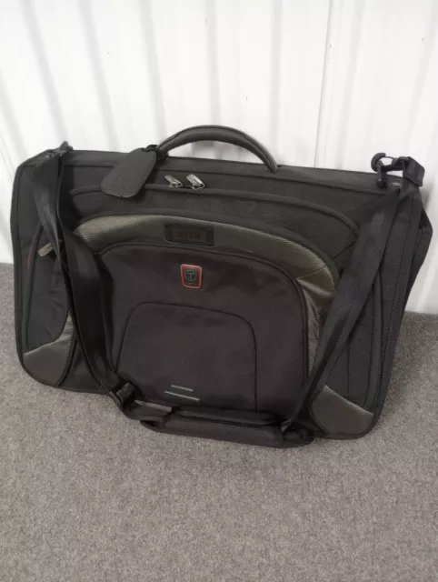 TUMI T-Tech Tri-Fold Carry On Garment Bag Style 6733D EXCELLENT but LOGO READ.