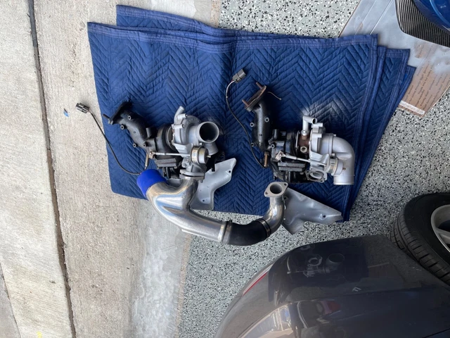 JDM 89-93 Nissan Skyline R32 GTR 2.6L RB26DETT OEM Garrett A/R42 M24 Twin Turbos JDM 89-93 Nissan Skyline R32 GTR 2.6L RB26DETT OEM Garrett A/R42 M24 Twin Turbos