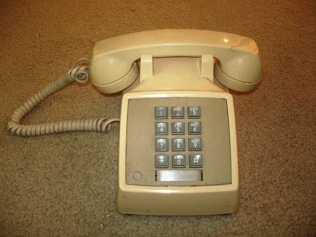 Téléphone Fixe Vintage Kuuleyn WX-3011 Noir – Design Rétro Années 70, Multifonction (flash, Mémo), Filaire, Décoration Antique