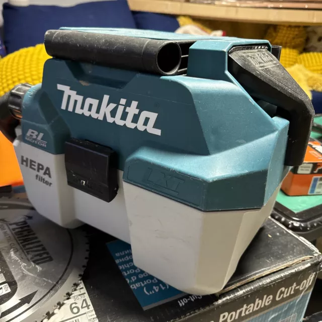 Makita 18v Battery Dust Extractor