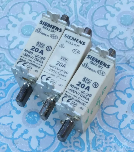 3X Siemens 3NA3807 fusible 20A taille 000 gL/gG 500V Lot de 3 d'occasion