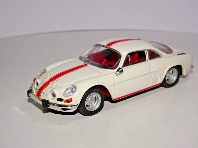 Alpine Renault A 110 1976 blanche 1/43 Voiture miniature Universal Hobbies