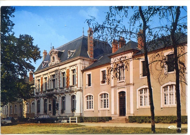 CP 58 NIEVRE - Pougues-les-Eaux - L'Hôtel de Ville