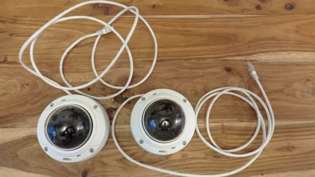 2 x Axis M3024-l IP CCTV POE Dome Cameras In Good Condition