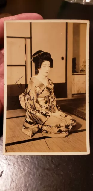 WWII Japanese photo of GEISHA girl wearing kimono autographed collectible