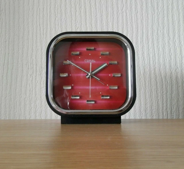 RETRO GENUINE 1970'S CORAL Wind Up Alarm Clock Red Made Japan Free