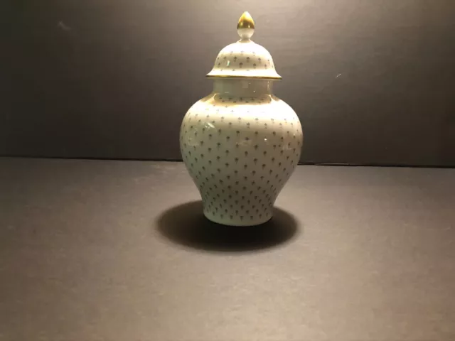 Kaiser Porcelain Ginger Jar - vintage mid-1980s, Dijon pattern with gold trim.