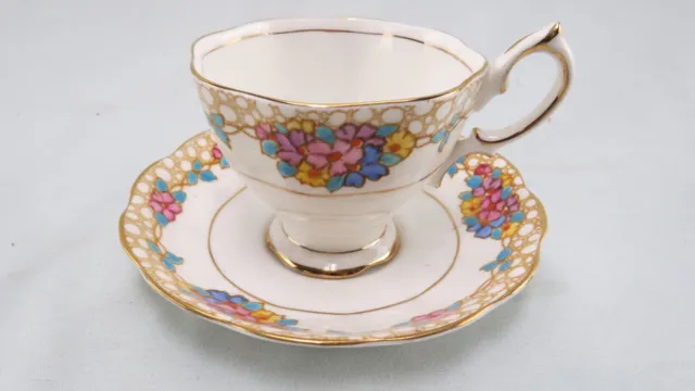 Flor Royal Albert Deco de colección con adorno dorado taza de té 2534 y juego de platillos Inglaterra