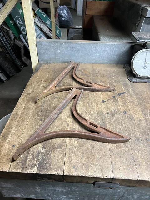 Old Antique Industrial Ornate Large Cast Iron Wall Shelf Brackets Set Pair USA