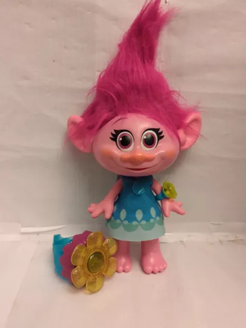 Trolls Dreamworks Hasbro Hug Time Poppy Doll Talking lights up 12" working