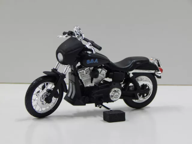 1:18 2006 Harley-Davidson FXDBI Dyna Street Bob - Alex "Tig" Trager - Son's of A