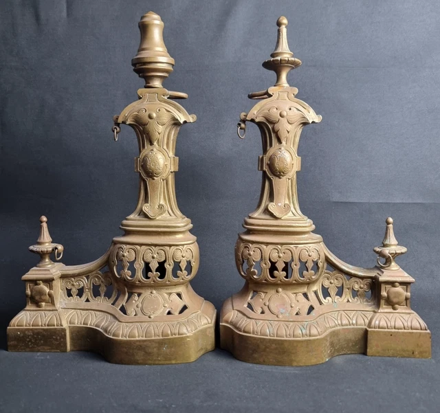 Paire De Chenets Anciens En Fer Poli D'époque 18 ème
