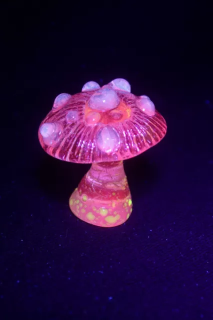 uv reactive pink yellow blue borosilicate glass mushroom not uranium,handmade.