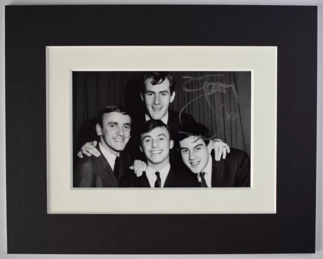 Gerry Marsden Signed Autograph 10x8 photo display Music Singer Pacemakers AFTAL