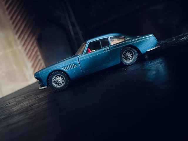 SOLIDO FERRARI 250 GT 2+2 Neuf Réf. 123 bleu vif métallisé