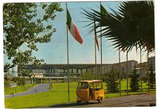 Torino - Italia 61 - Palazzo Nervi - Piaggio Ape per trasporto persone Torino - Italia 61 - Palazzo Nervi - Piaggio Ape per trasporto persone