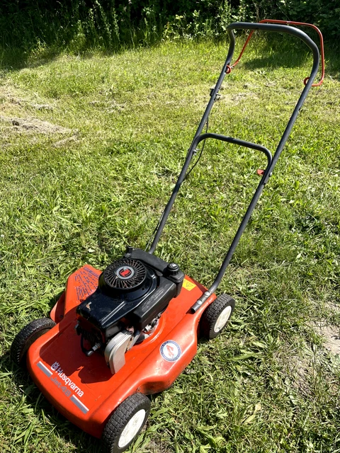 Husqvarna Jet Rasenmäher mit 4-Takt 1,5 kW Tecumseh Motor und Seitenauswurf