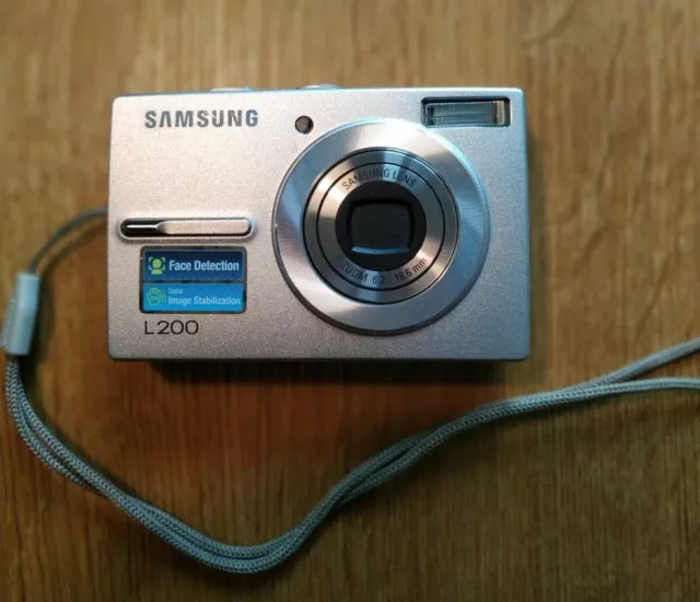 SAMSUNG L200 Digital Kamera 10 Megapixel. Top Zustand, 2 GB.