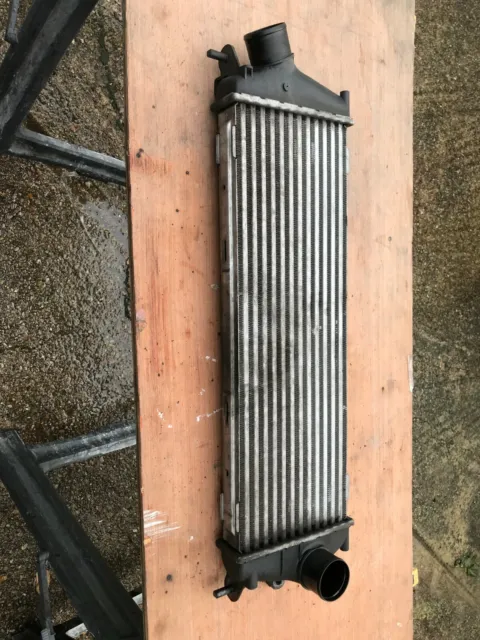 Intercooler Vauxhall Vivaro Trafic 07-14 2,0 M9R-630 M9R-786 93854162 820041160 2