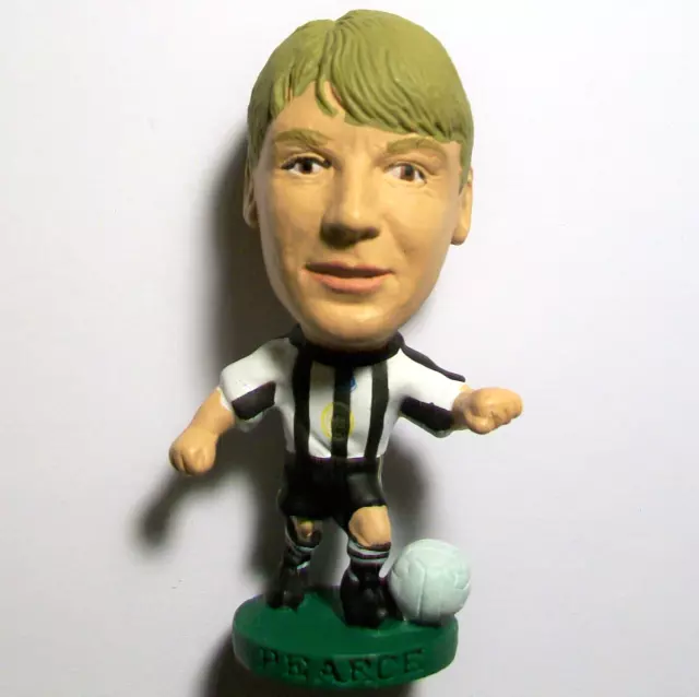 Corinthian FAPL Headliners NEWCASTLE UTD (HOME) PEARCE PL387 Loose Figure 97/98